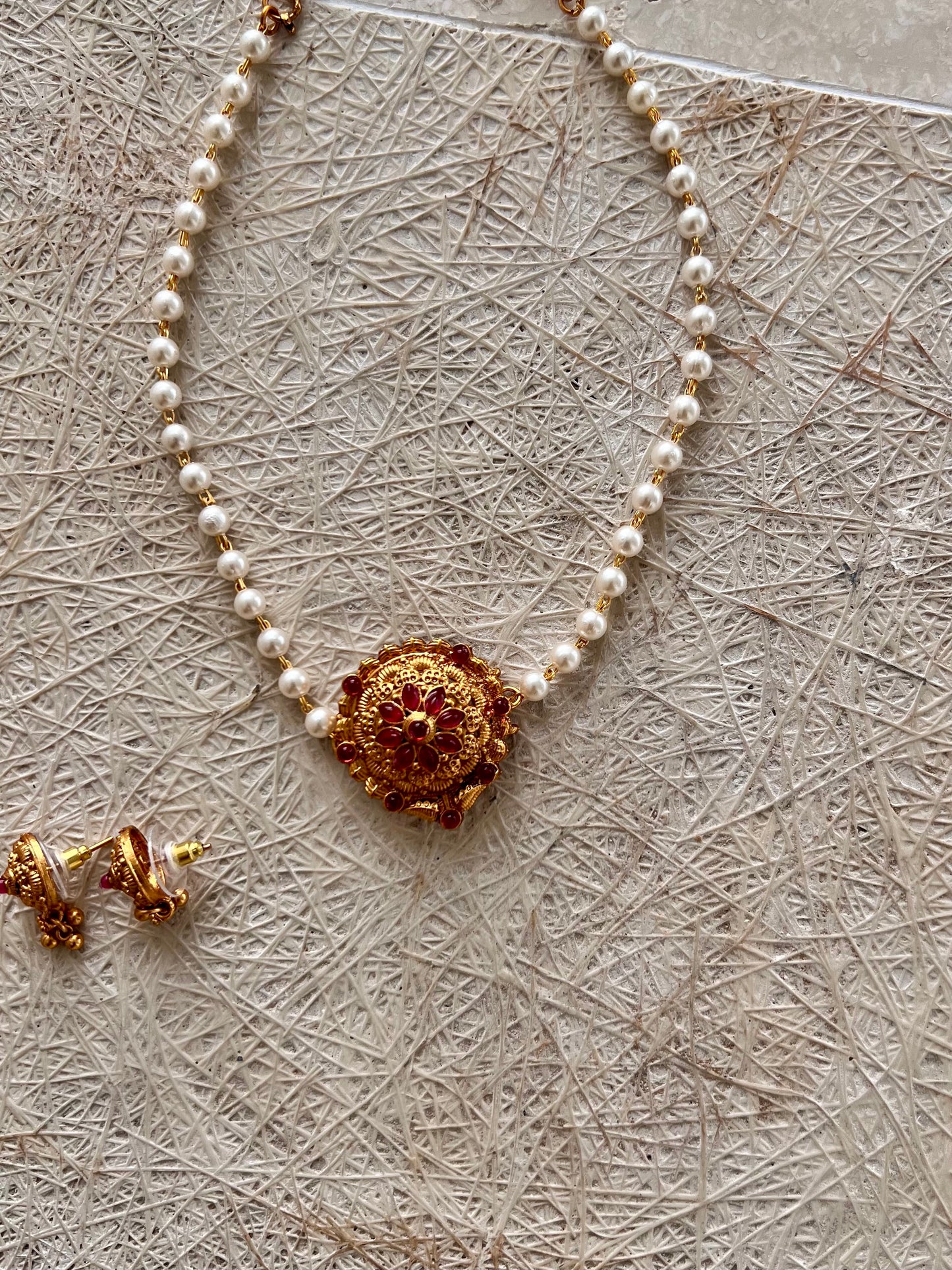 Single Layer Pearl Choker with Pendant Set