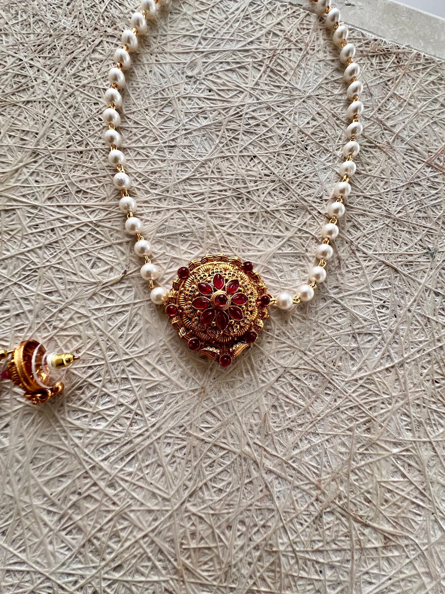 Single Layer Pearl Choker with Pendant Set