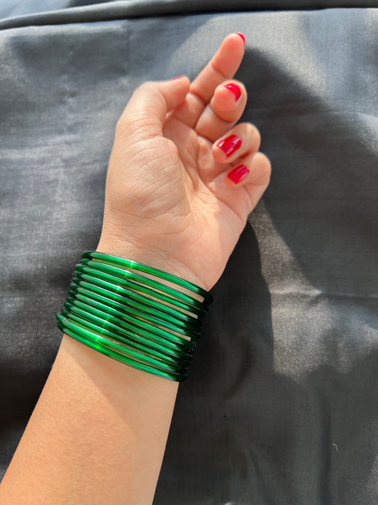 Green Kuppivala / Glass Bangles (Pack of 6)