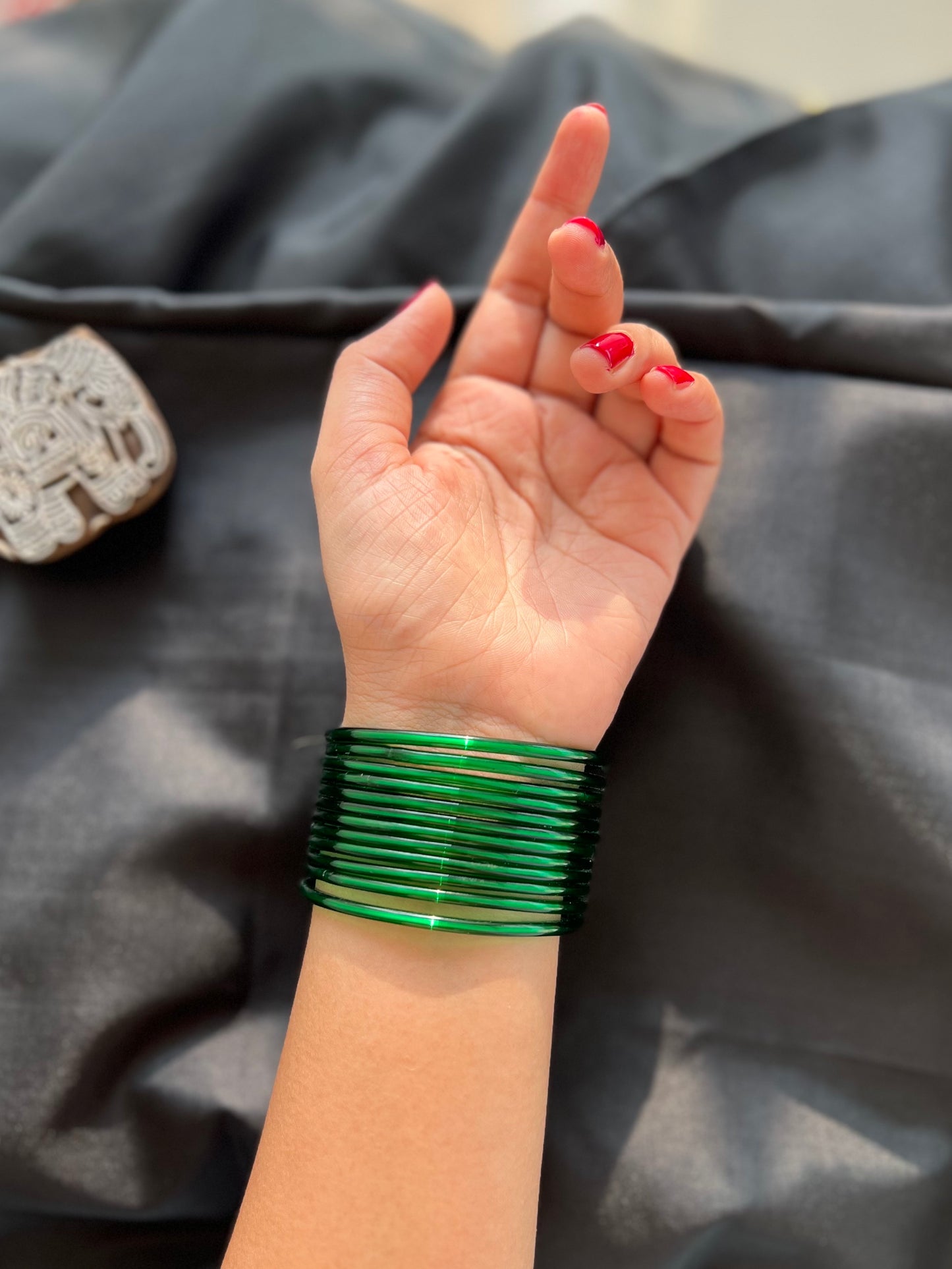 Green Kuppivala / Glass Bangles (Pack of 6)