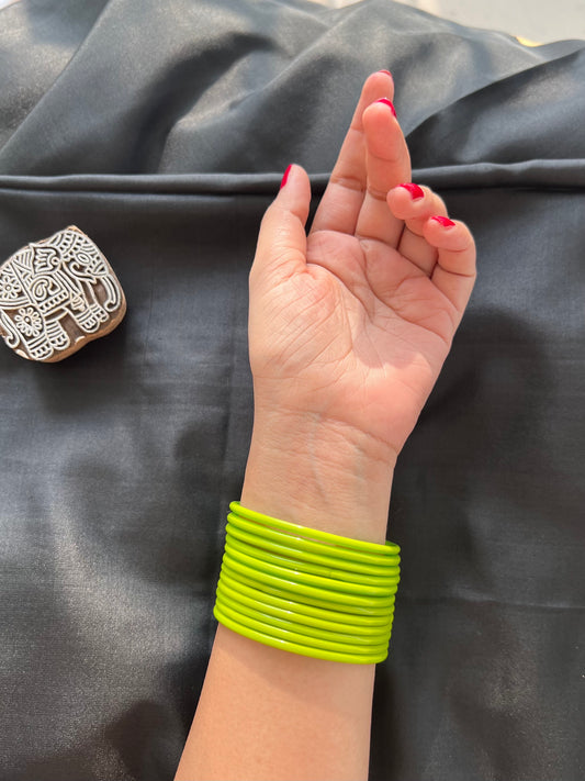 Green Kuppivala / Glass Bangles (Pack of 24)