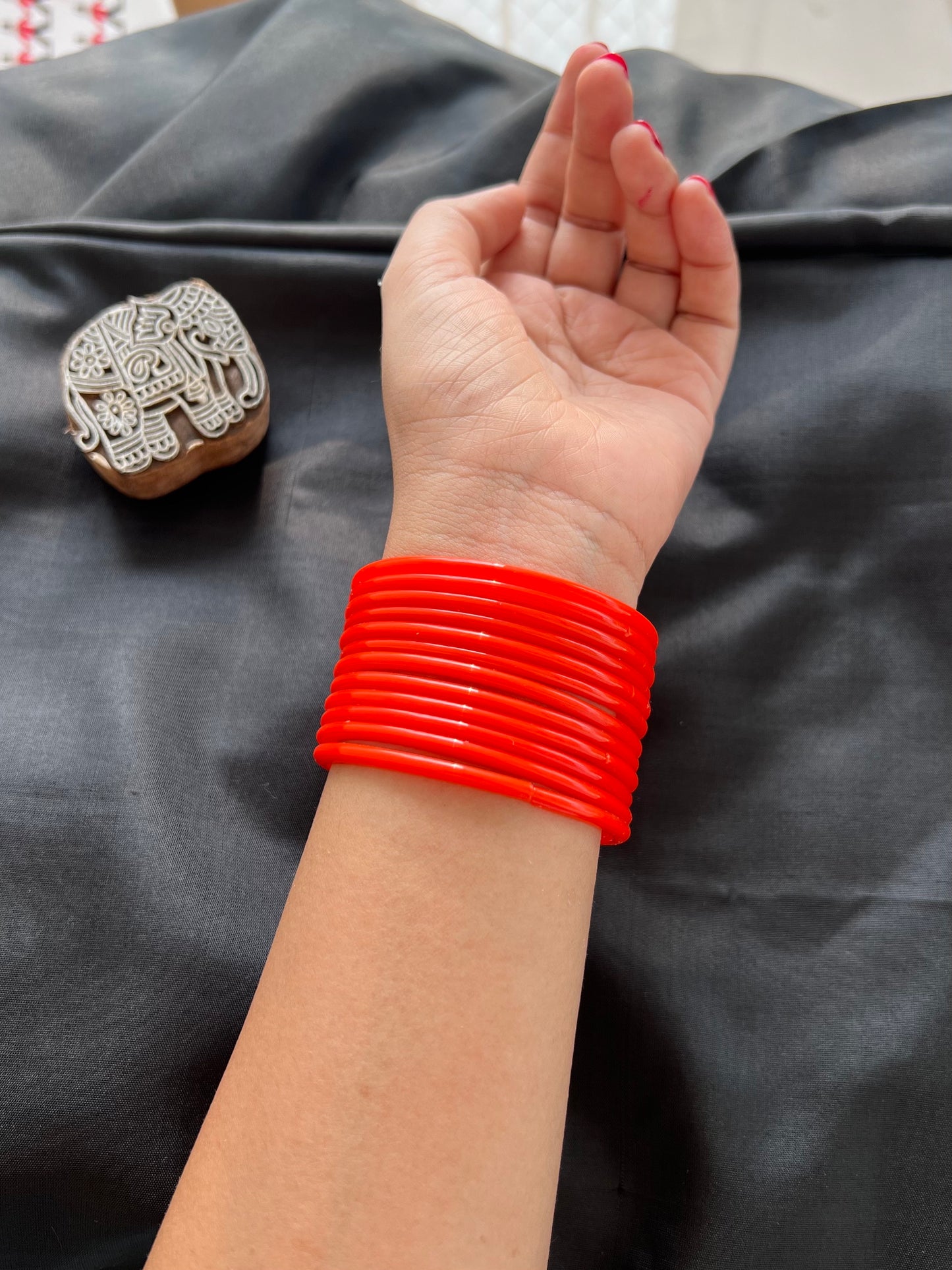 Red Kuppivala / Glass Bangles (Pack of 12)
