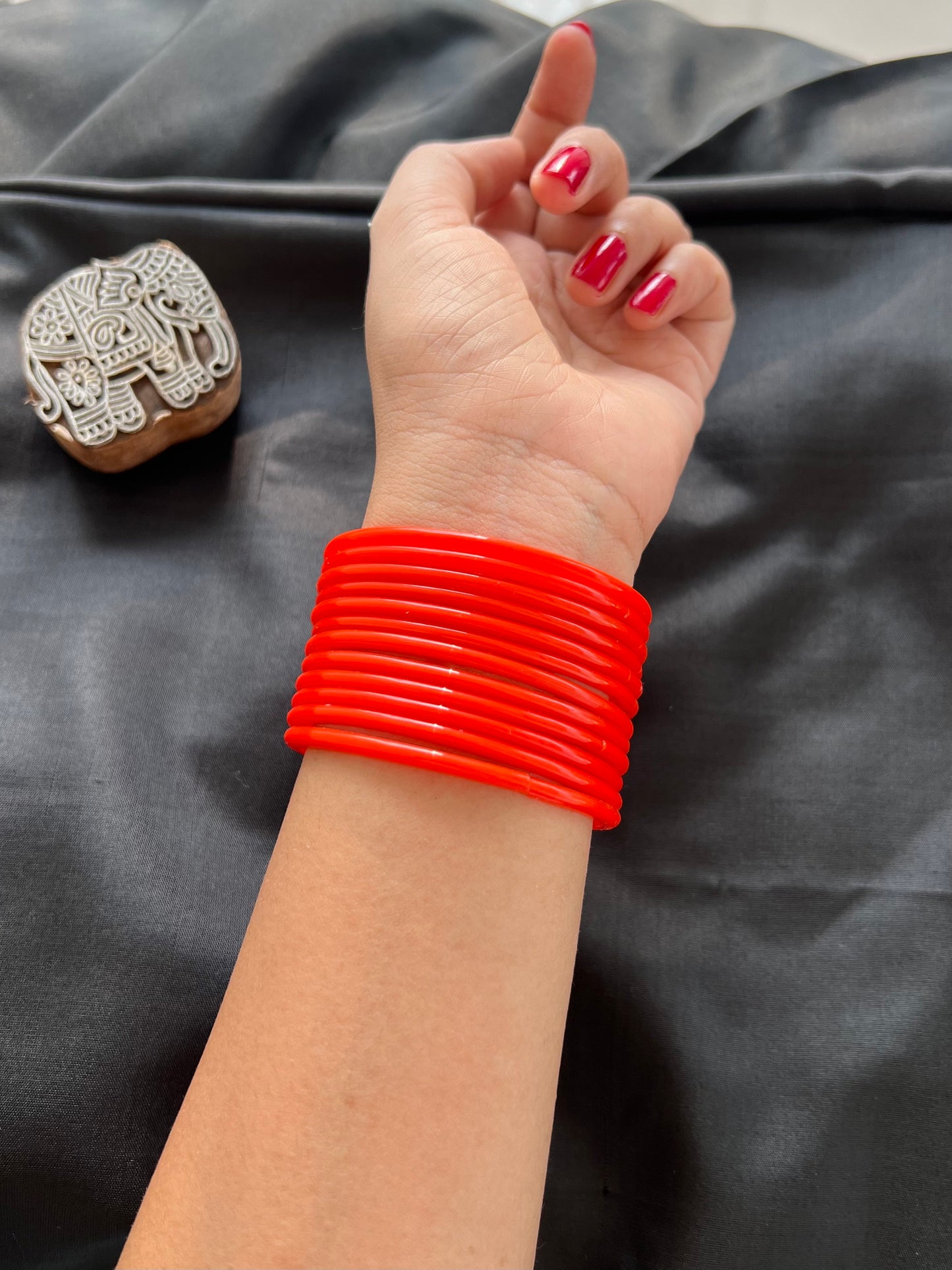 Red Kuppivala / Glass Bangles (Pack of 12)