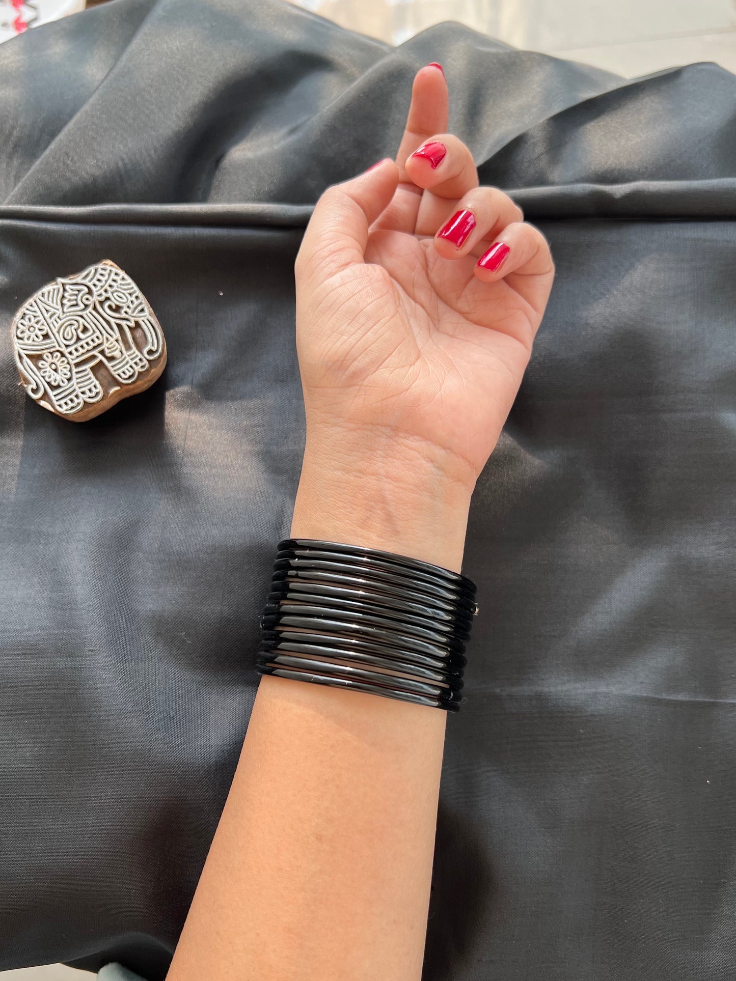 Black Kuppivala / Glass Bangles (Pack of 24)