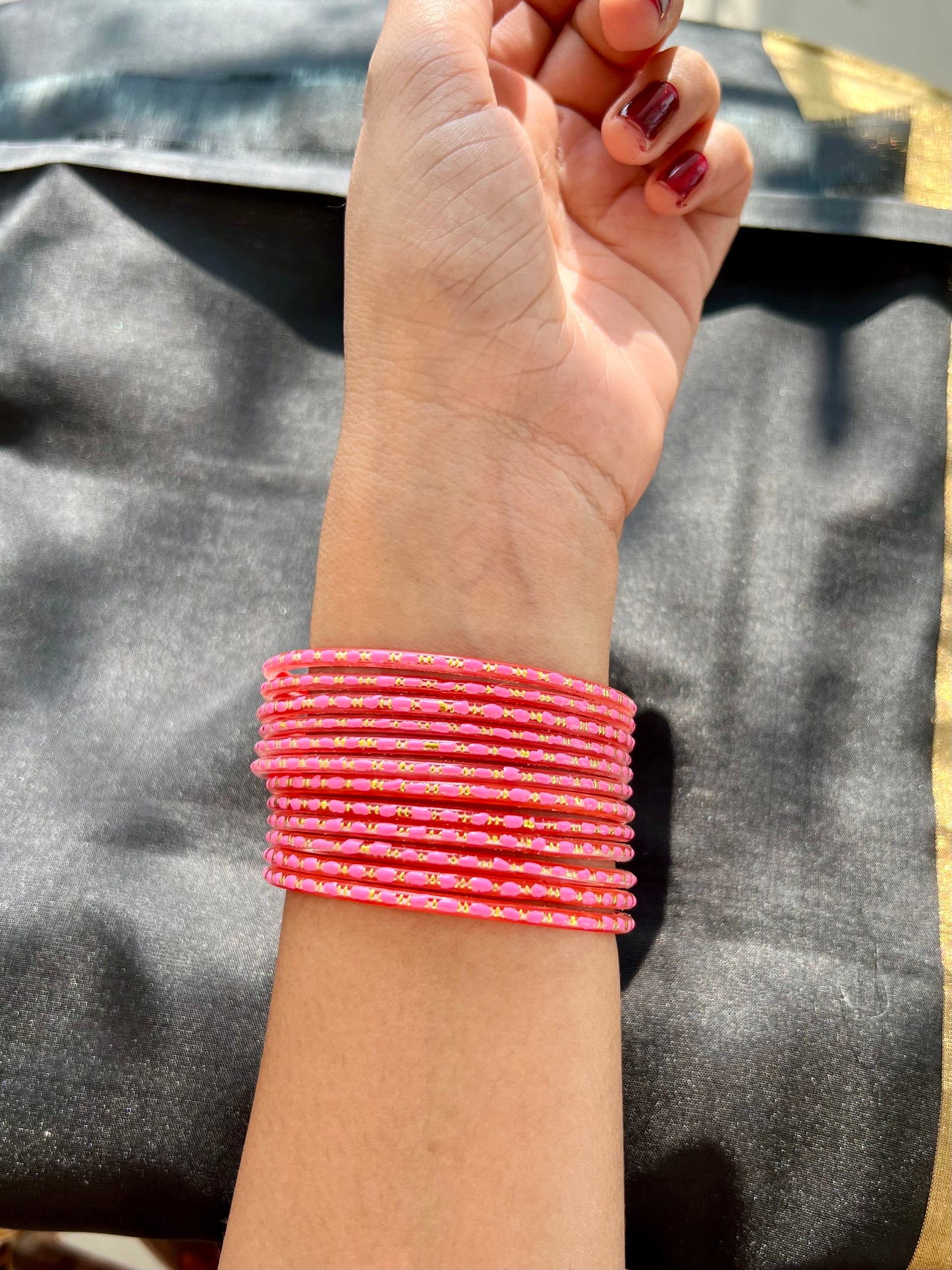 Pink Design Kuppivala / Glass Bangles (Pack of 12)