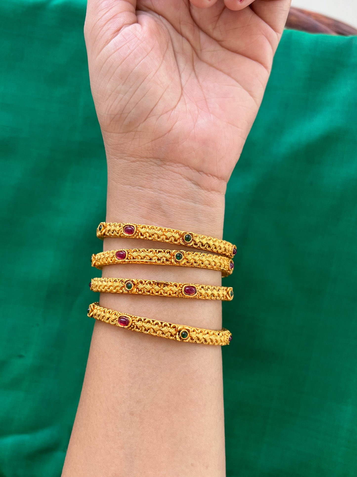 Antique Bangle Set Ruby And Emerald (Set of 4)