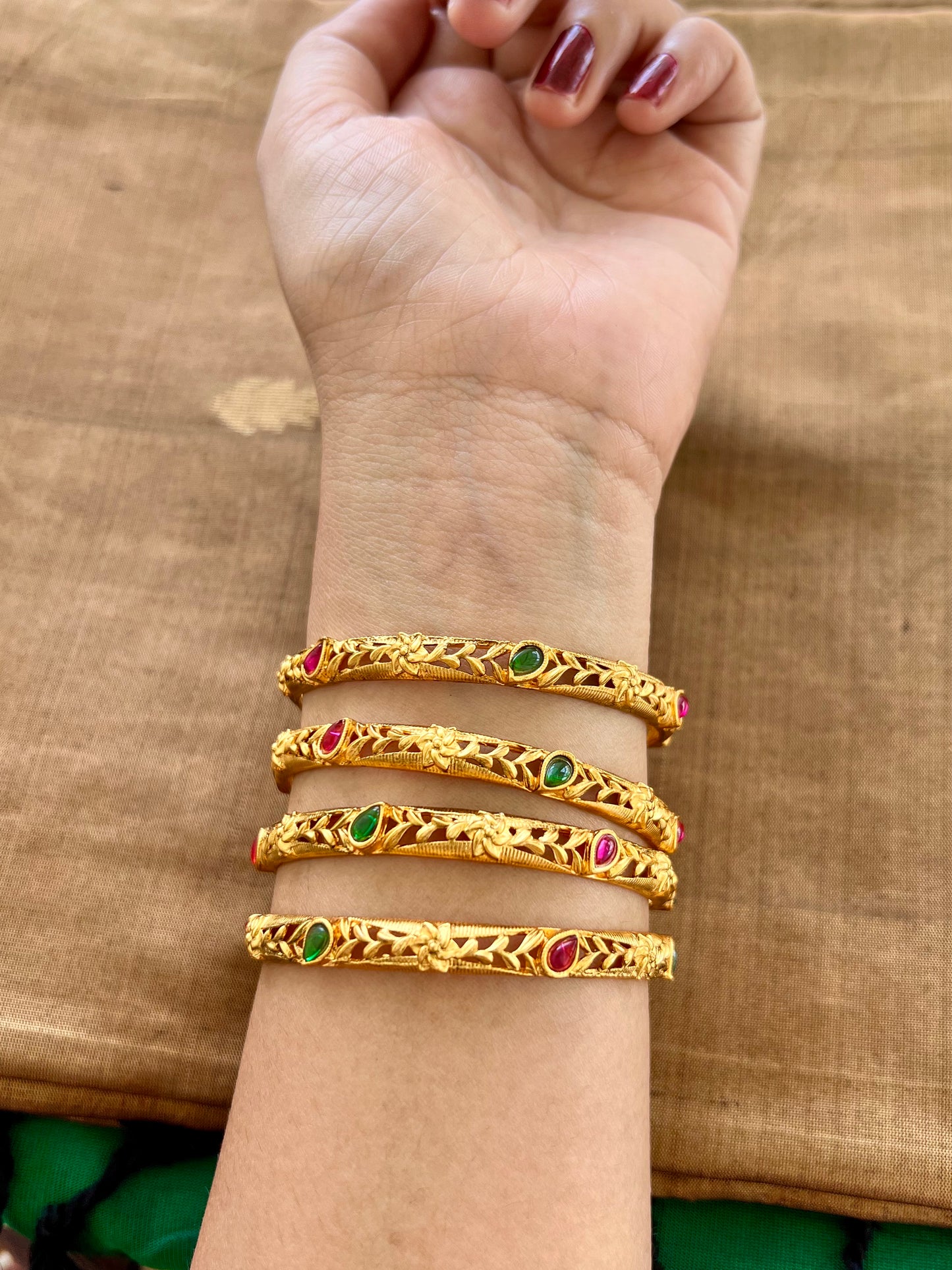 Antique Bangle Set Ruby And Emerald (Set of 4)