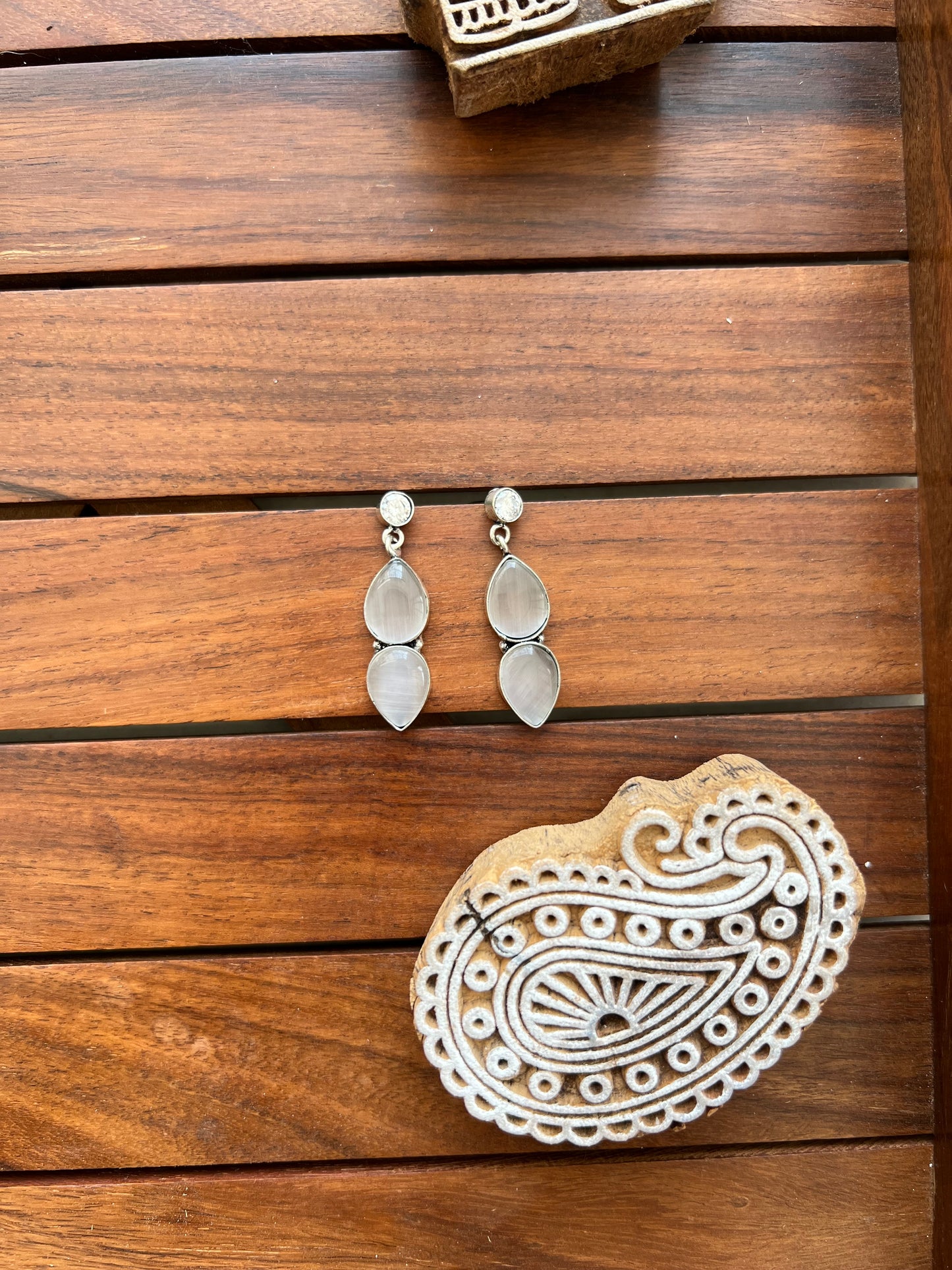 Glossy Stone Earring