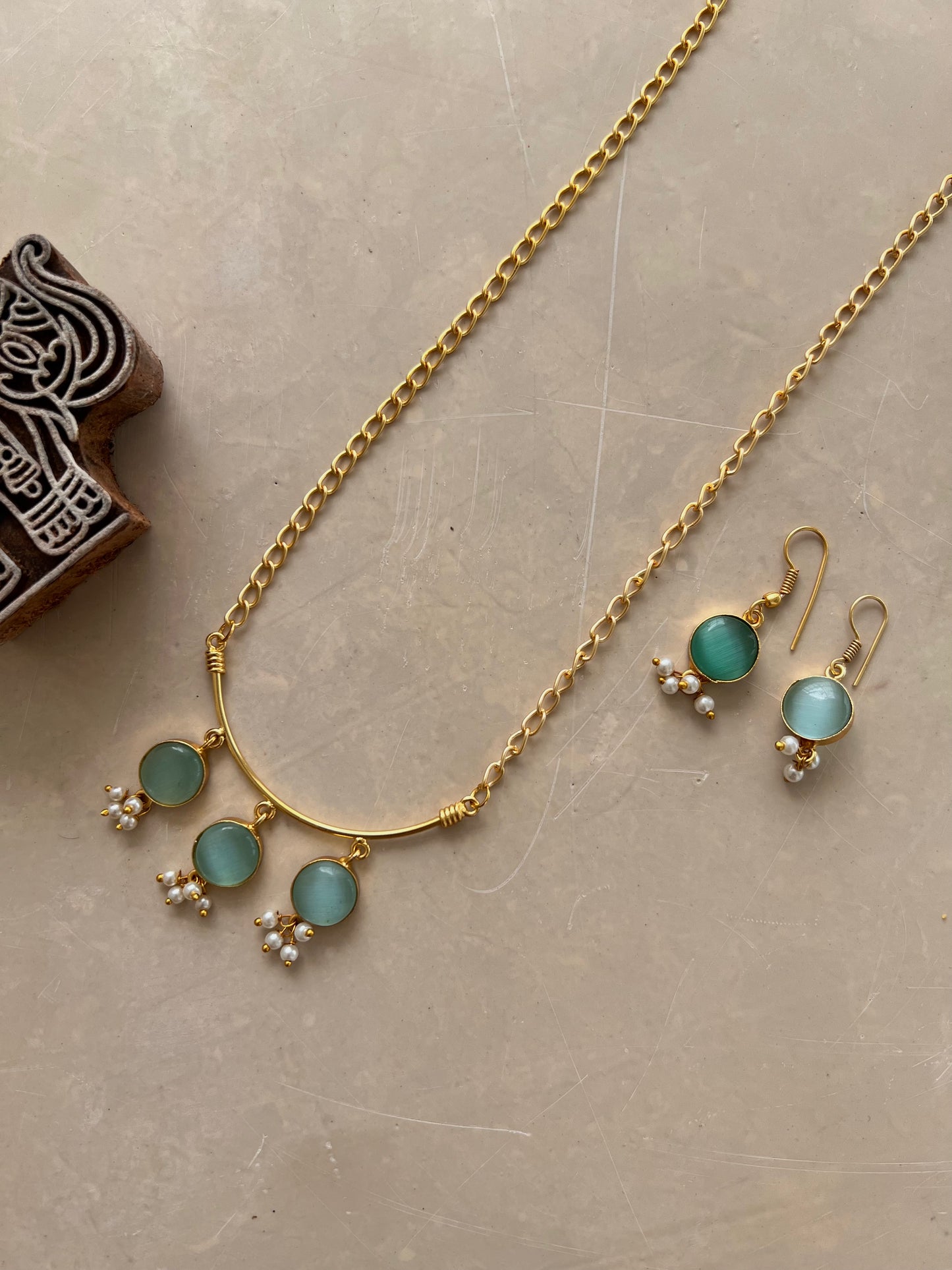 Stones and Pearls Necklace with Earring
