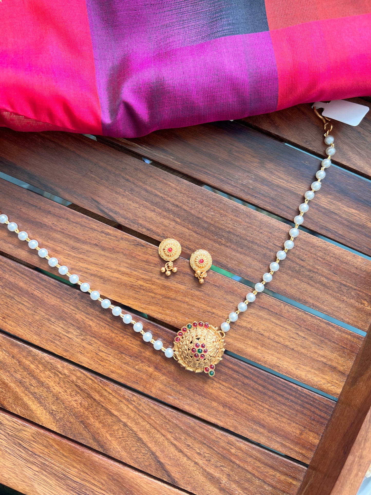 Single Layer Pearl Choker with Pendant Set
