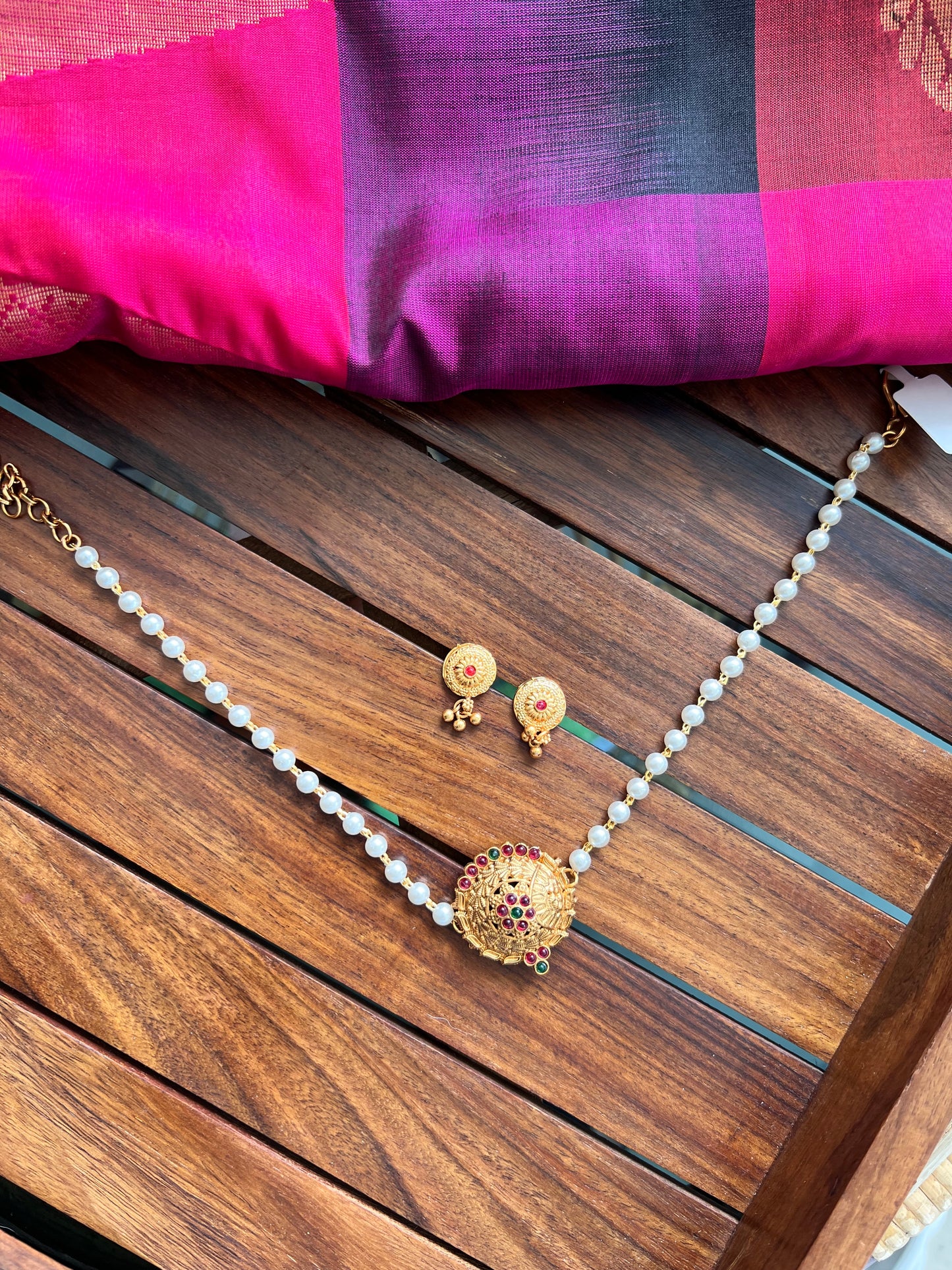 Single Layer Pearl Choker with Pendant Set