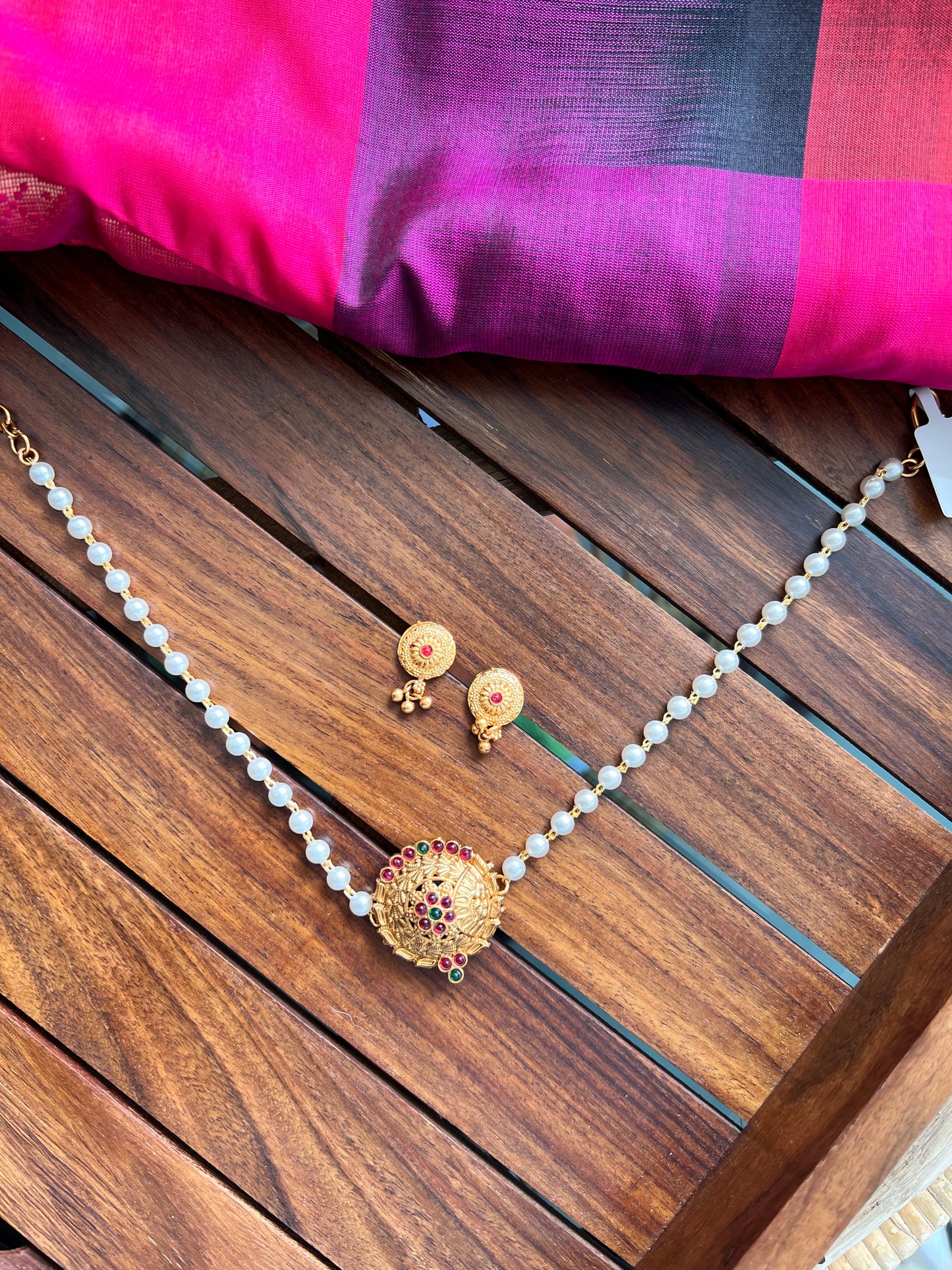 Single Layer Pearl Choker with Pendant Set