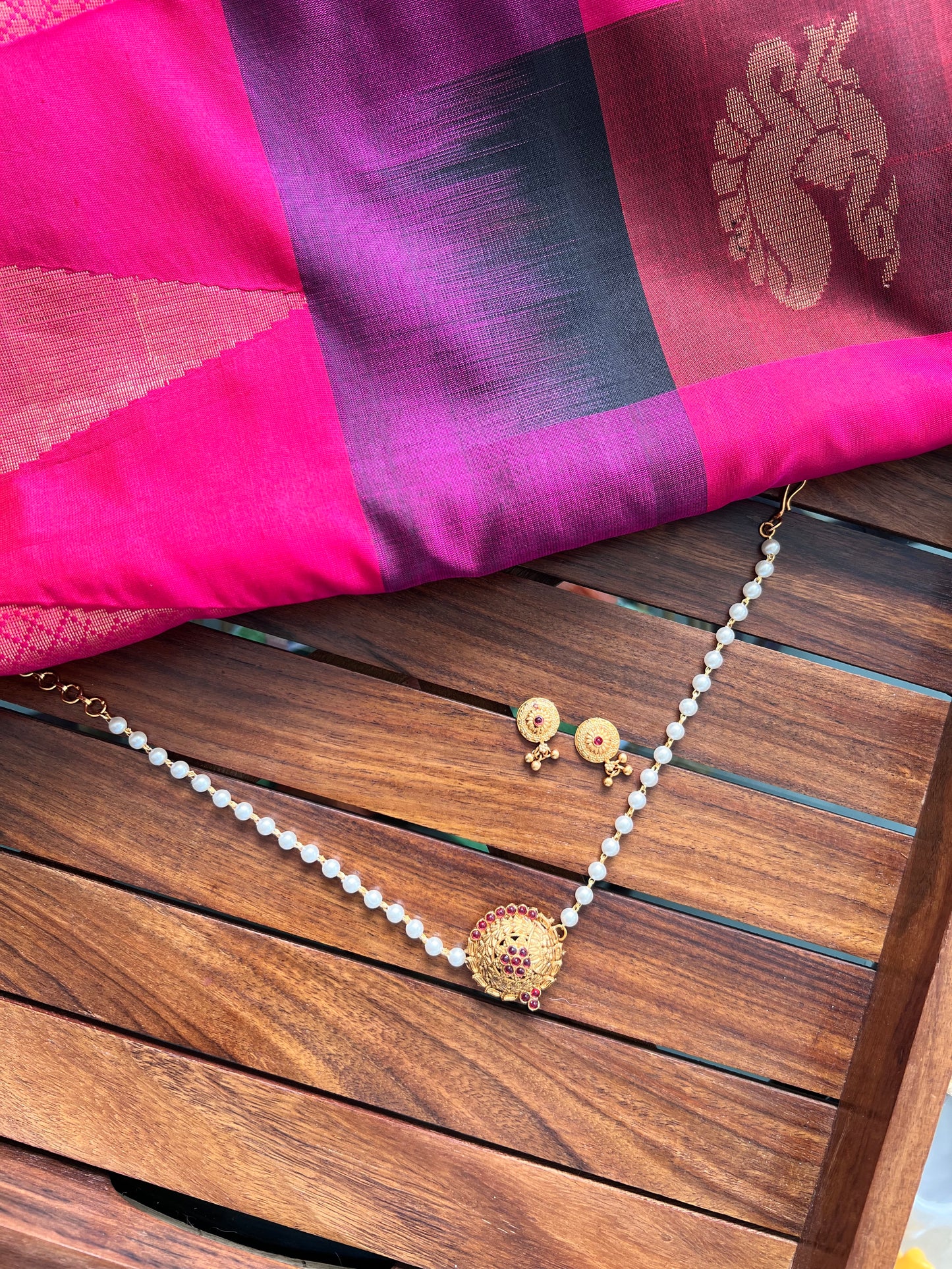 Single Layer Pearl Choker with Pendant Set