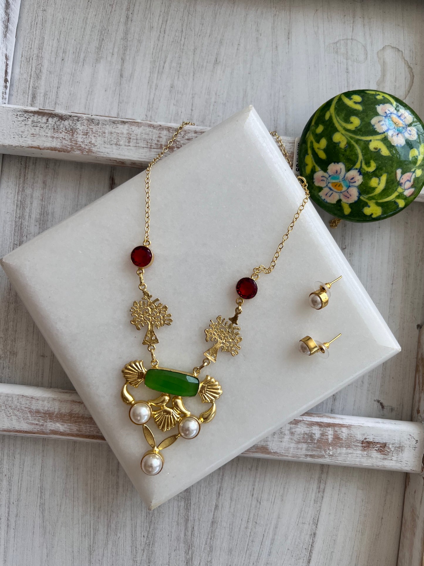 White Pearl Metal Necklace with Earring