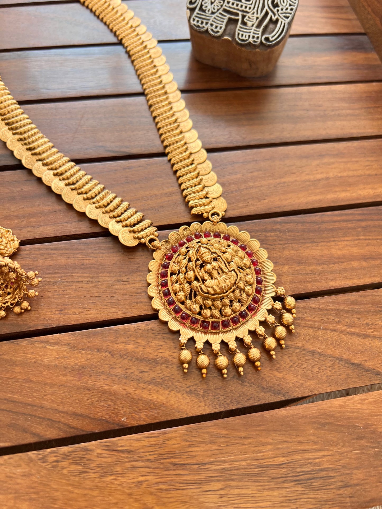 Gold Plated Temple Design Kasu Necklace with Earring