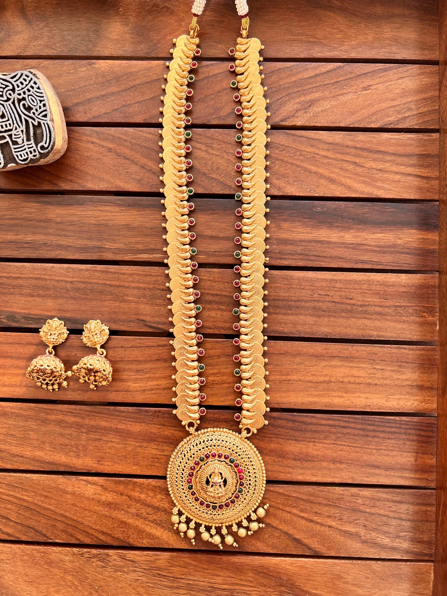 Gold Plated Temple Design Kasu Necklace with Earring