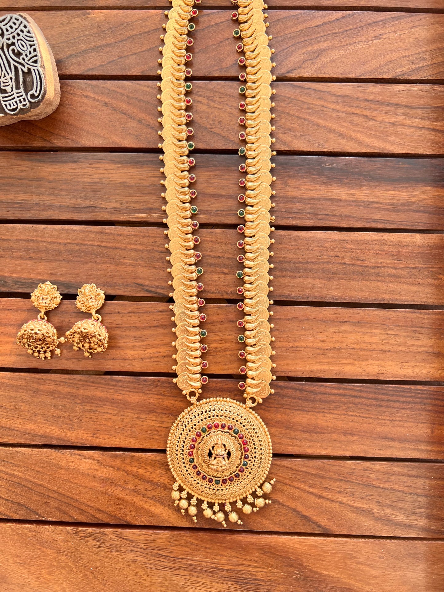 Gold Plated Temple Design Kasu Necklace with Earring