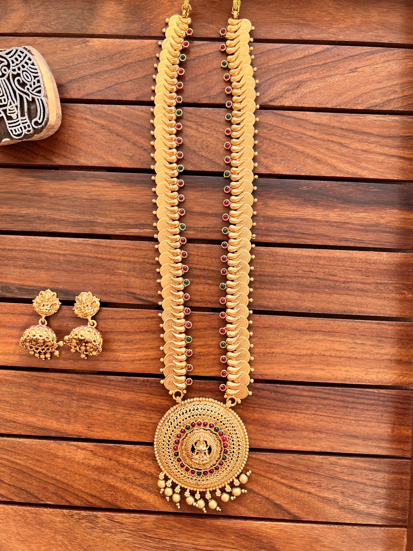 Gold Plated Temple Design Kasu Necklace with Earring