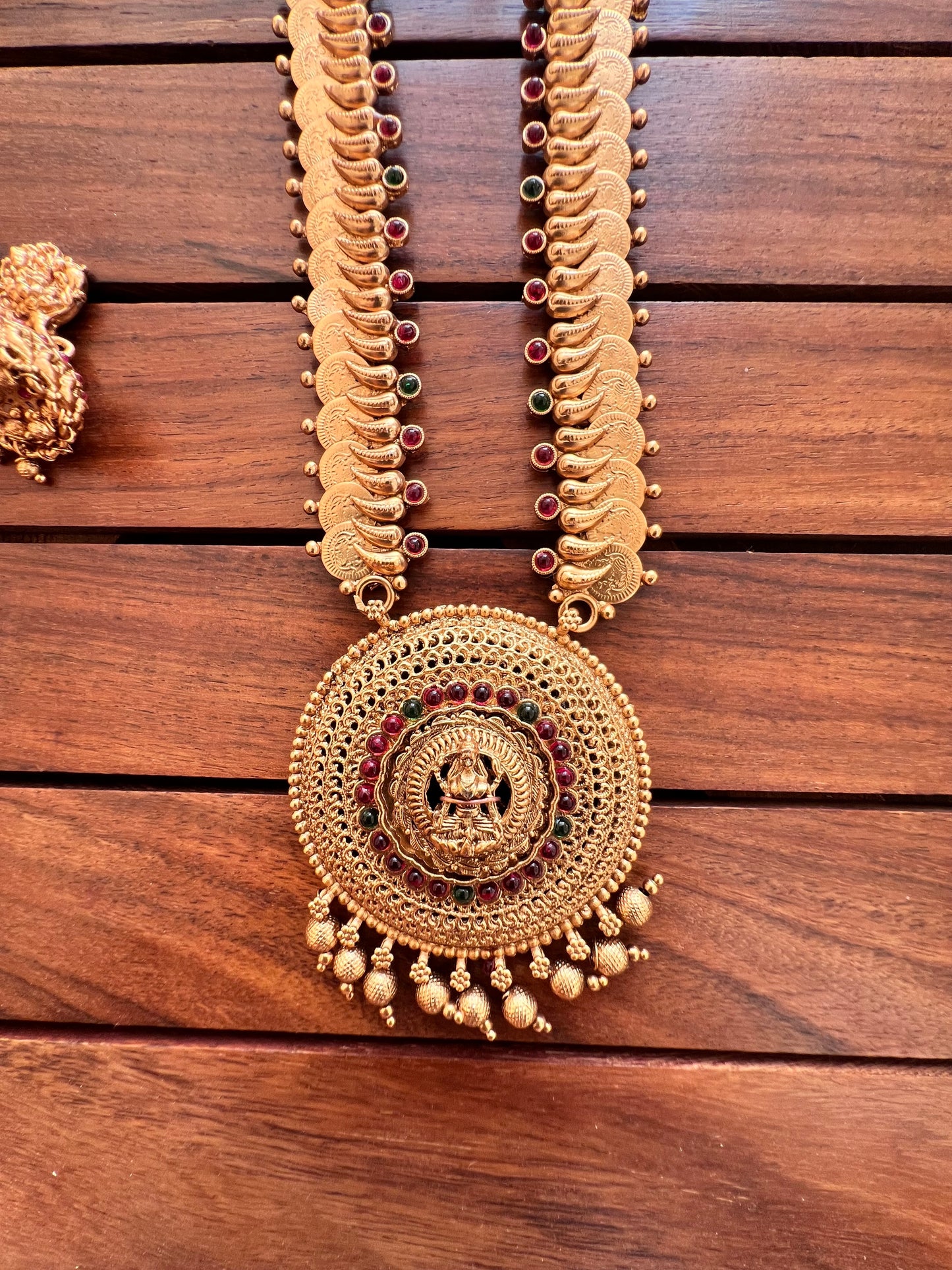 Gold Plated Temple Design Kasu Necklace with Earring