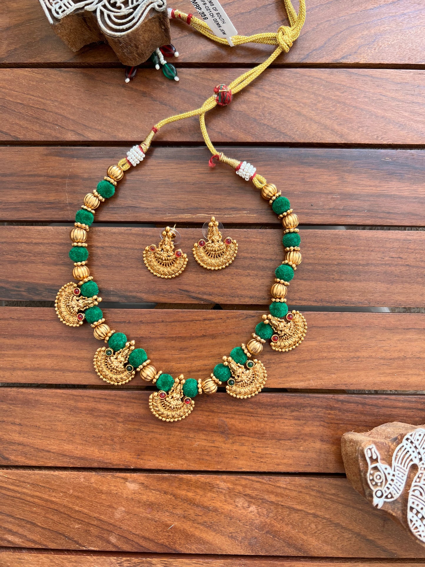 Green Necklace Set