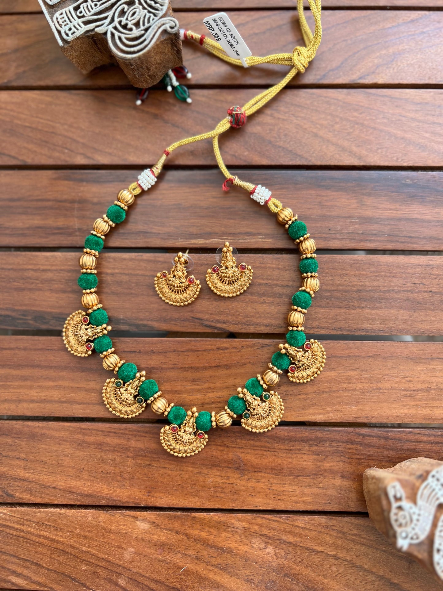 Green Necklace Set