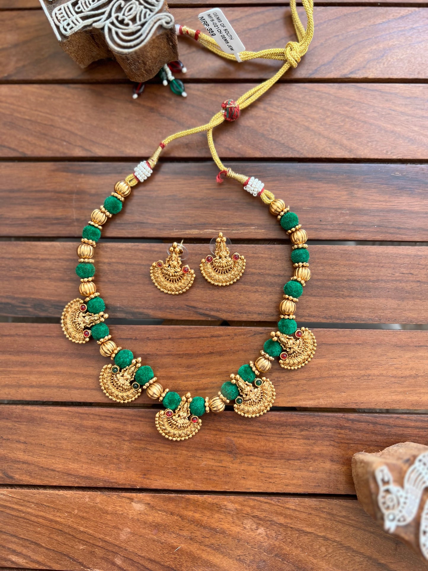 Green Necklace Set