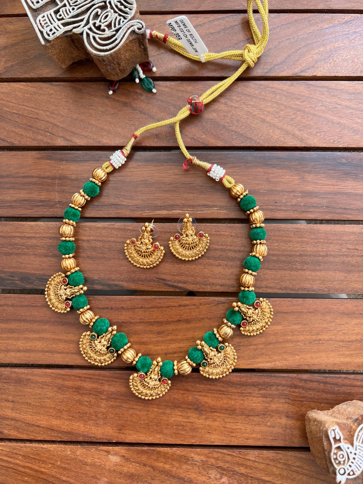 Green Necklace Set