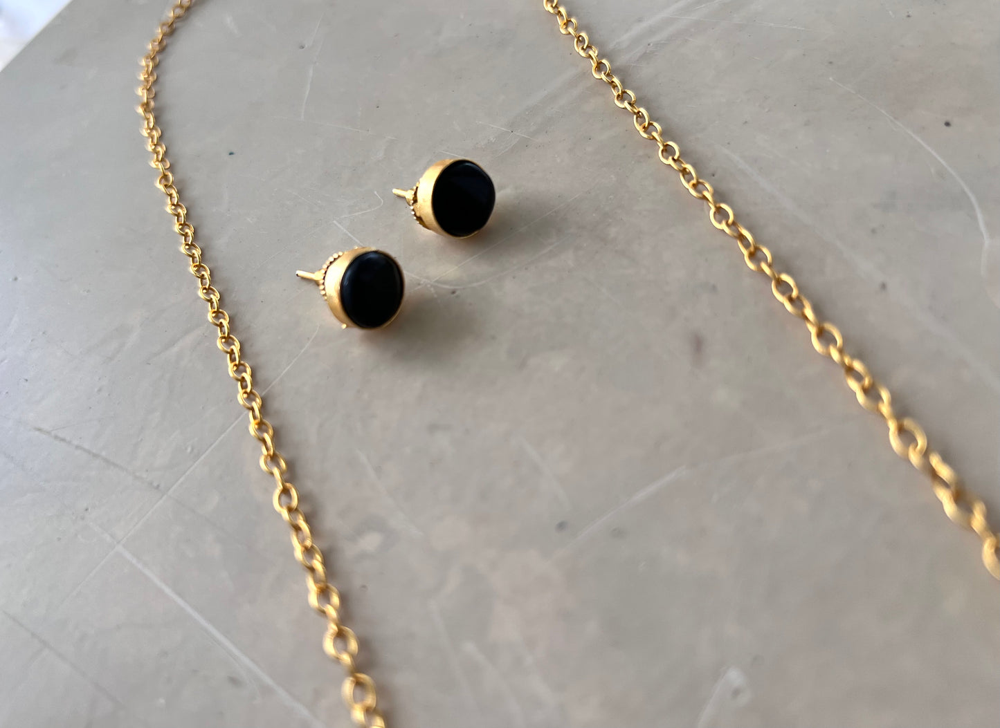 Black Stones Necklace With Earring