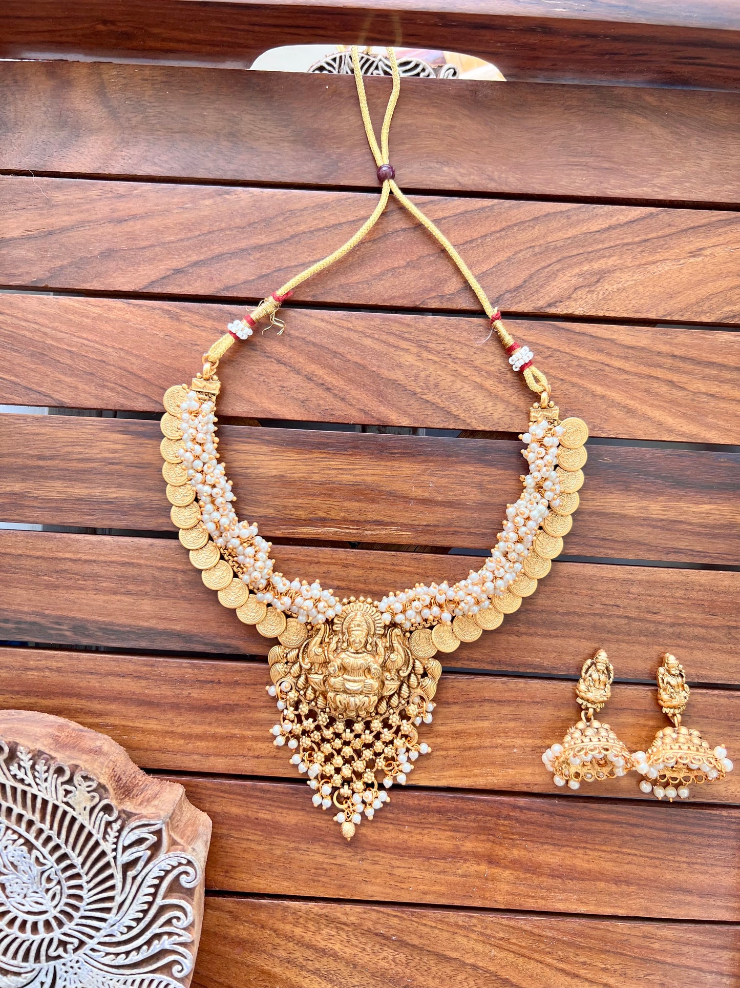 Gold Plated Metal Necklace with Earring