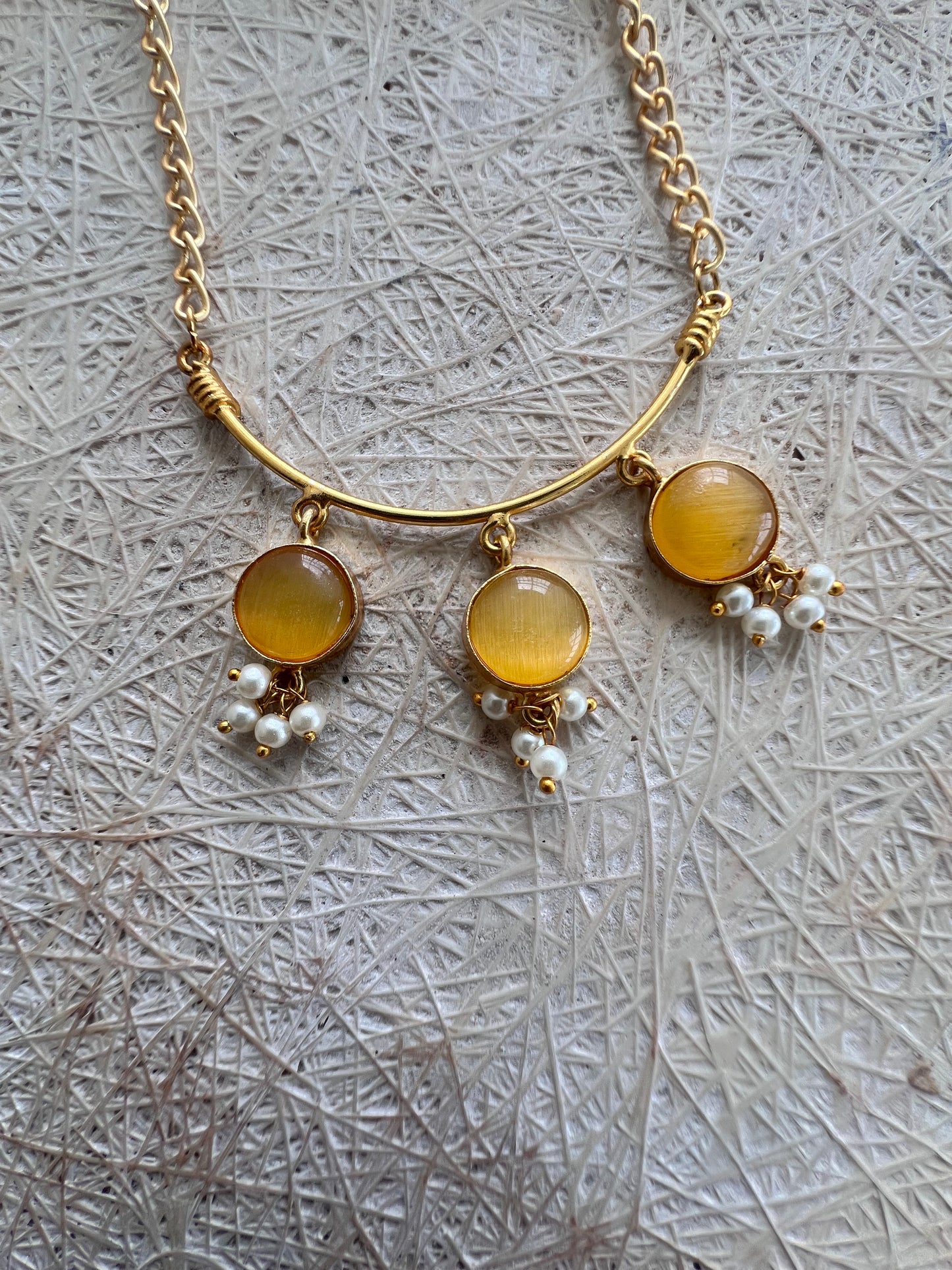 Stones And Cluster Pearl Necklace With Earring