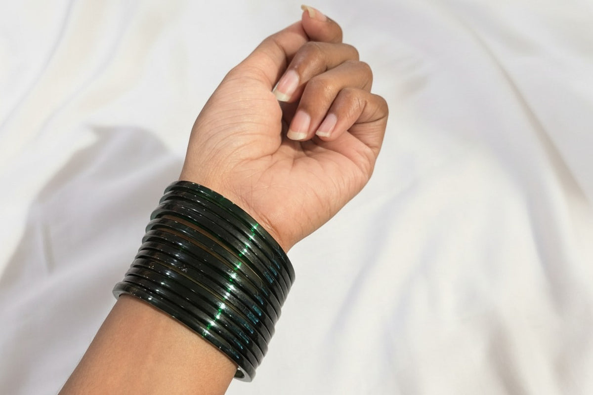 Green Kuppivala / Glass Bangles (Pack of 6)
